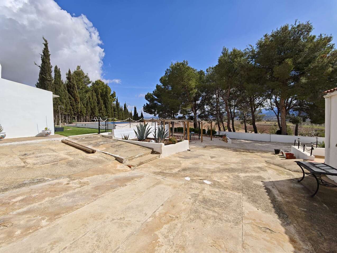 4 Bed, 2 Bath, HouseFor Sale, Yecla, Murcia