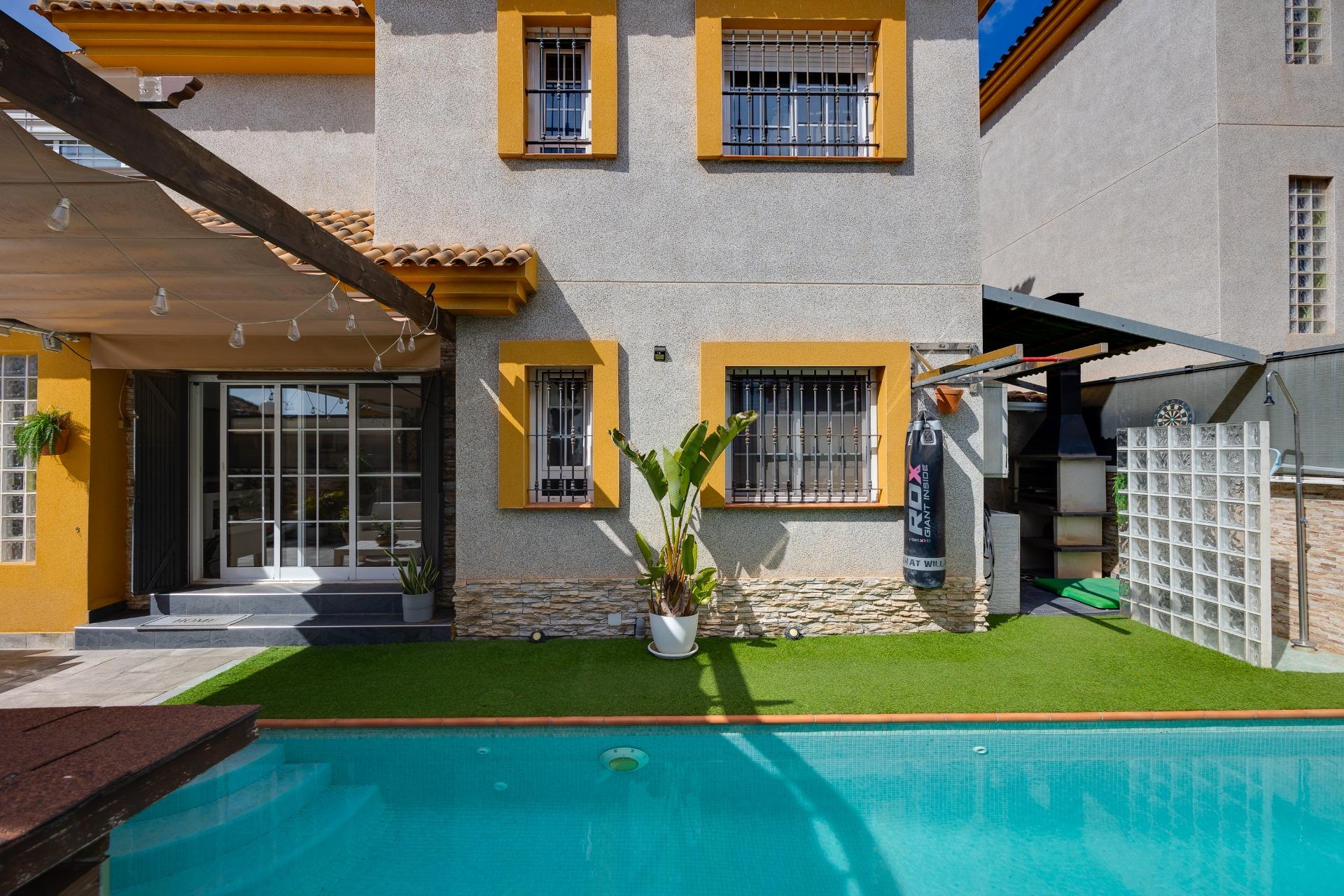 3 Bed, 2 Bath, HouseFor Sale, Los Montesinos, Alicante