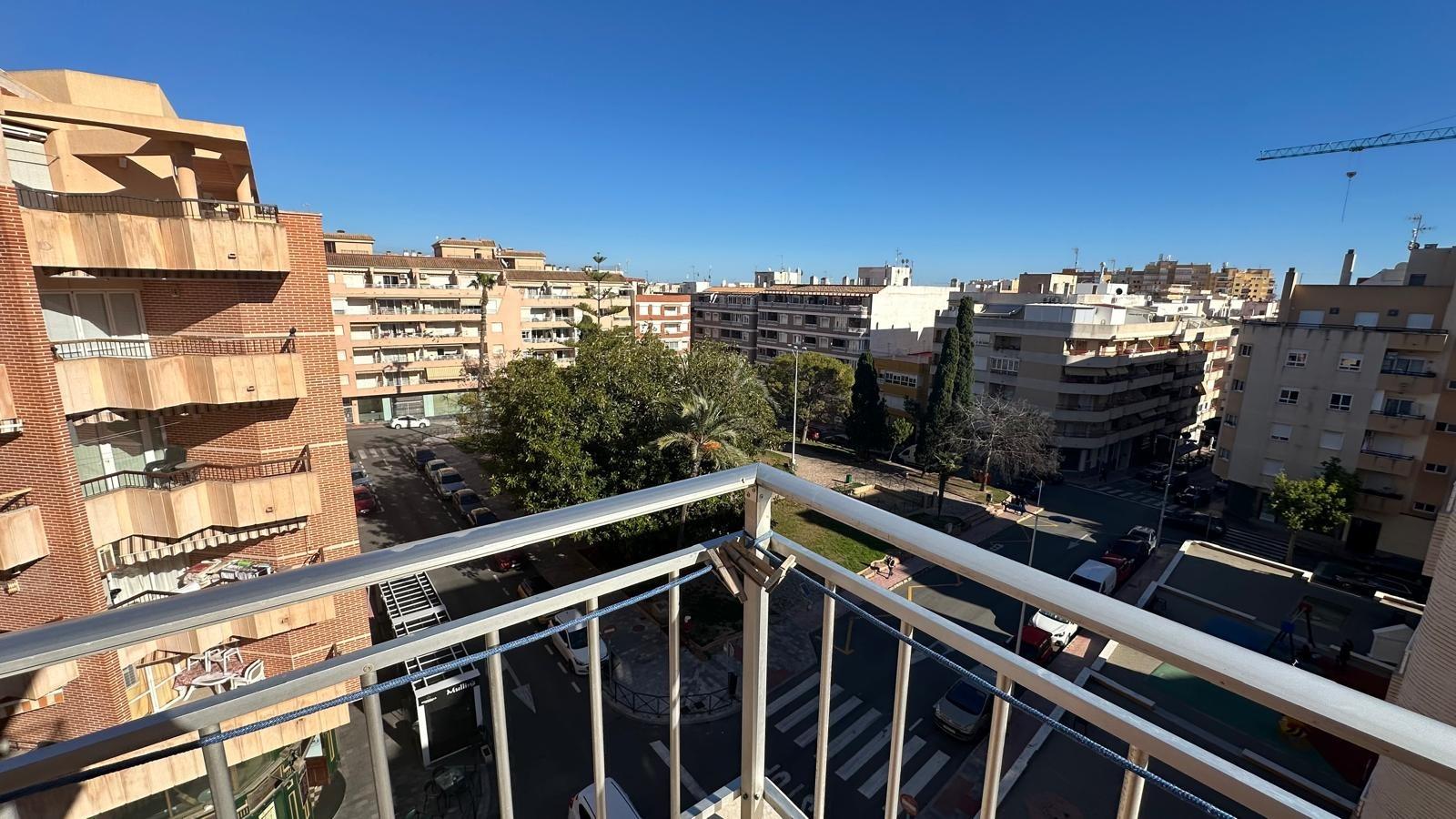 3 Bed, 1 Bath, ApartmentFor Sale, Torrevieja, Alicante