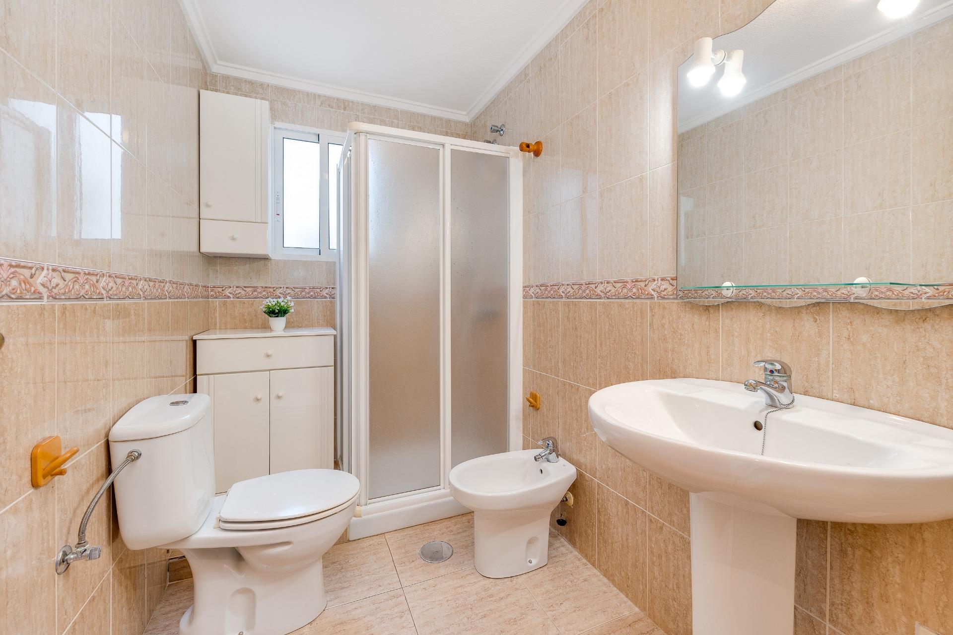 2 Bed, 1 Bath, ApartmentFor Sale, Torrevieja, Alicante