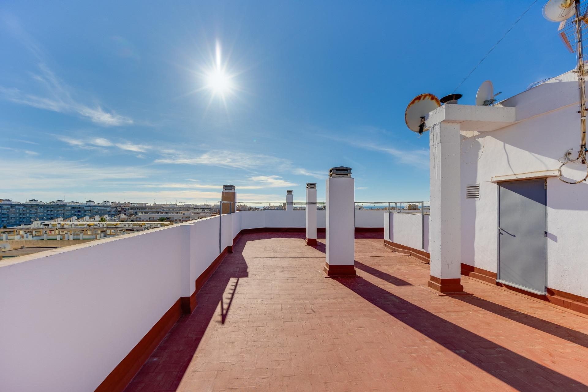 2 Bed, 1 Bath, ApartmentFor Sale, Torrevieja, Alicante