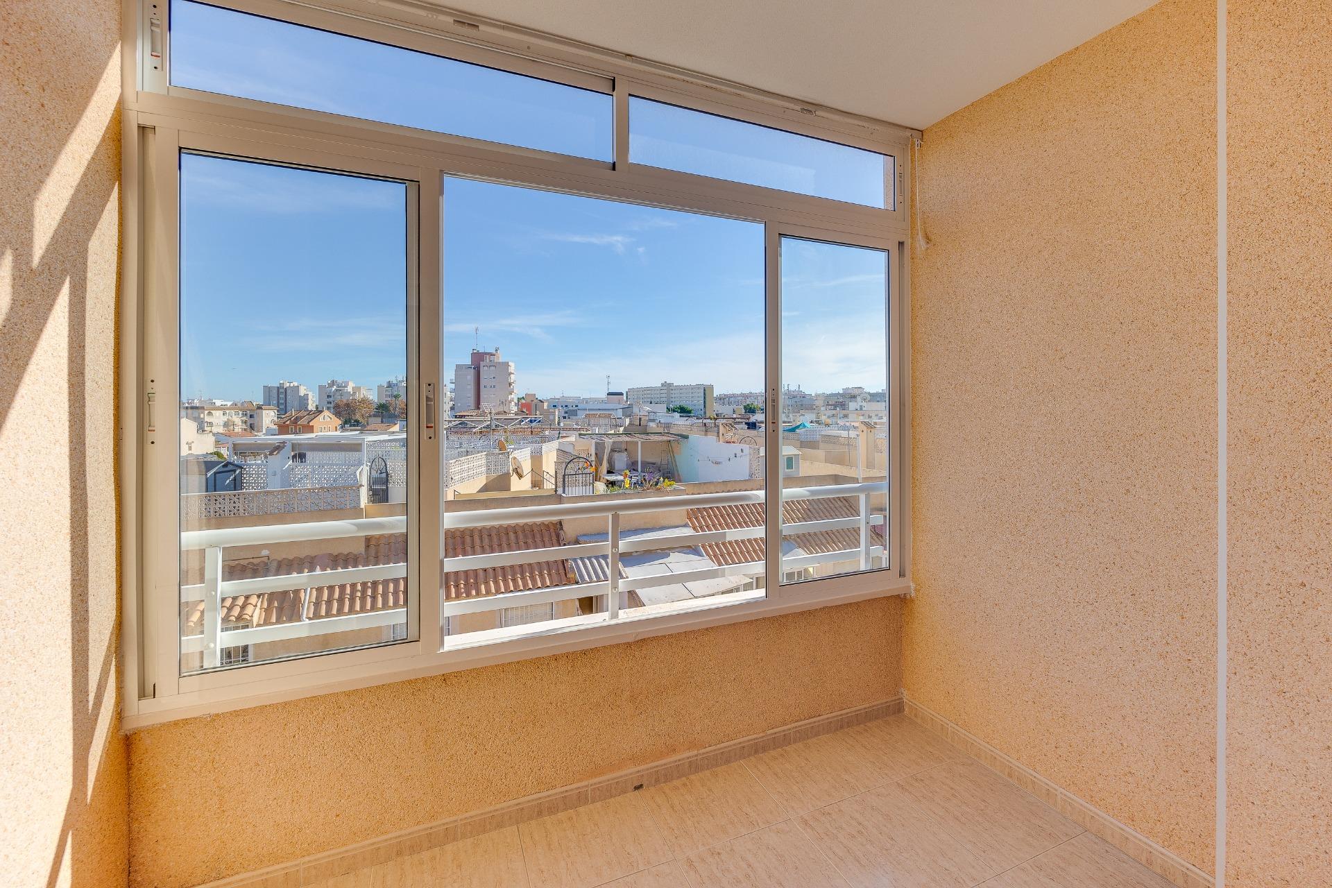 2 Bed, 1 Bath, ApartmentFor Sale, Torrevieja, Alicante