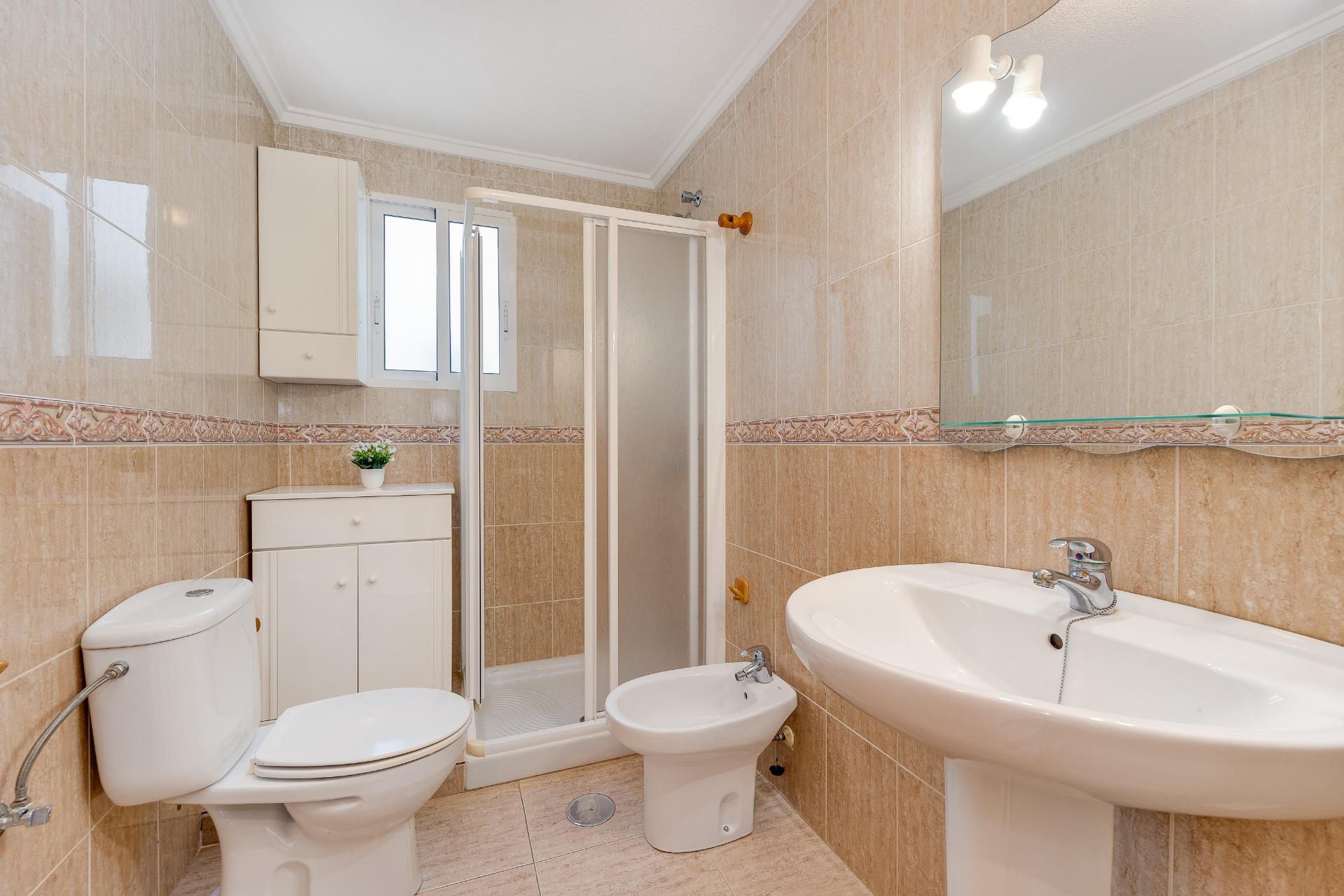 2 Bed, 1 Bath, ApartmentFor Sale, Torrevieja, Alicante