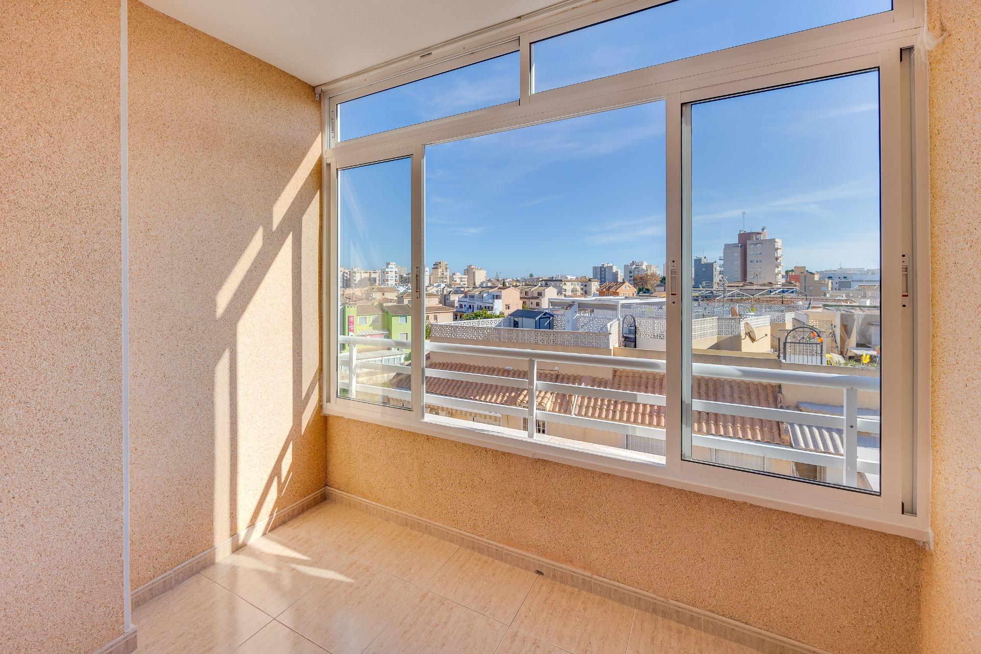 2 Bed, 1 Bath, ApartmentFor Sale, Torrevieja, Alicante