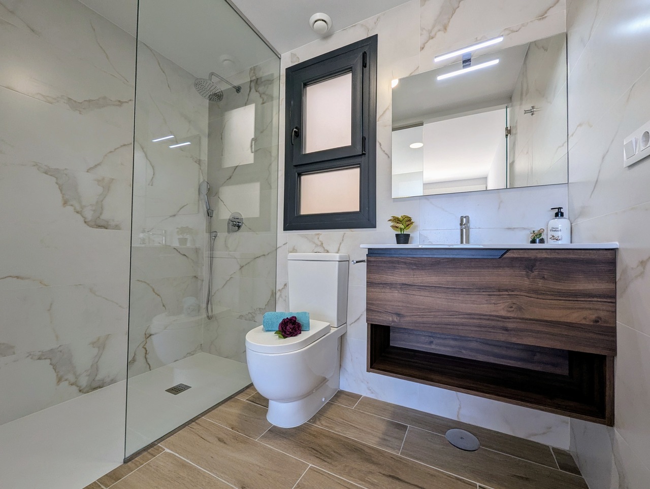 2 Bed, 2 Bath, ApartmentFor Sale, Villamartin, Alicante