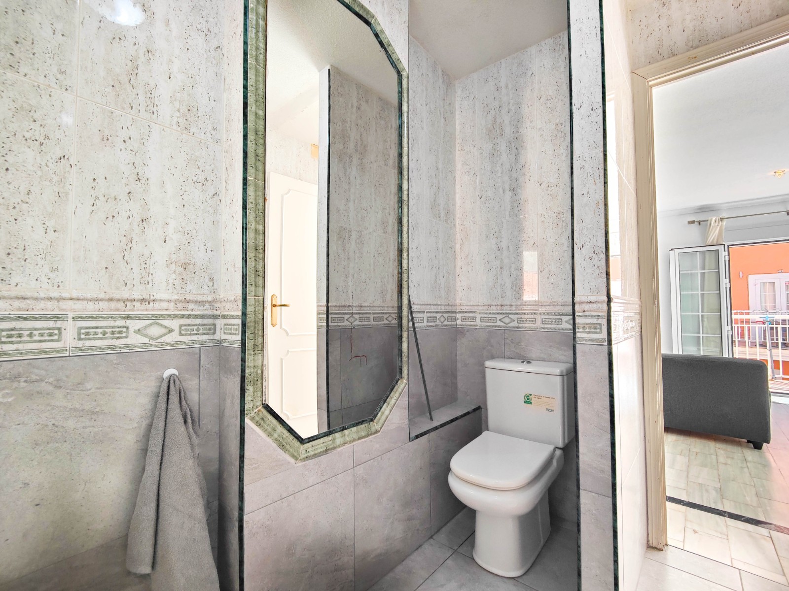 2 Bed, 2 Bath, ApartmentFor Sale, Torrevieja, Alicante