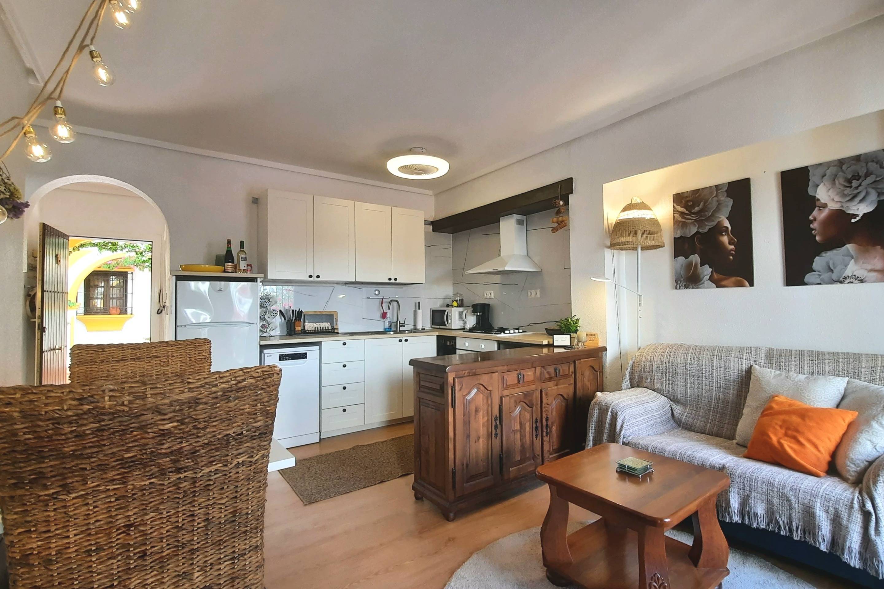 2 Bed, 1 Bath, HouseFor Sale, Torrevieja, Alicante