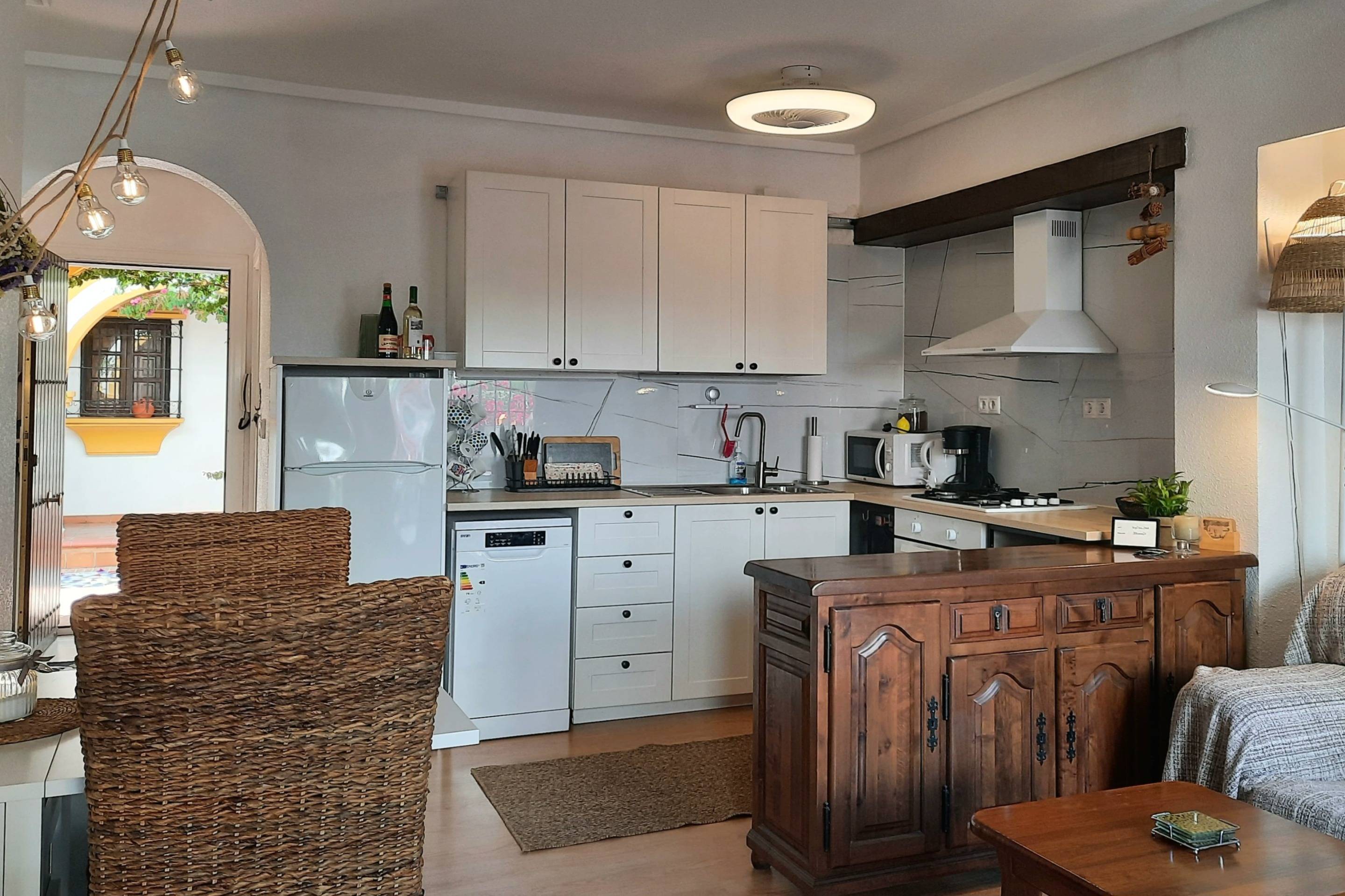 2 Bed, 1 Bath, HouseFor Sale, Torrevieja, Alicante