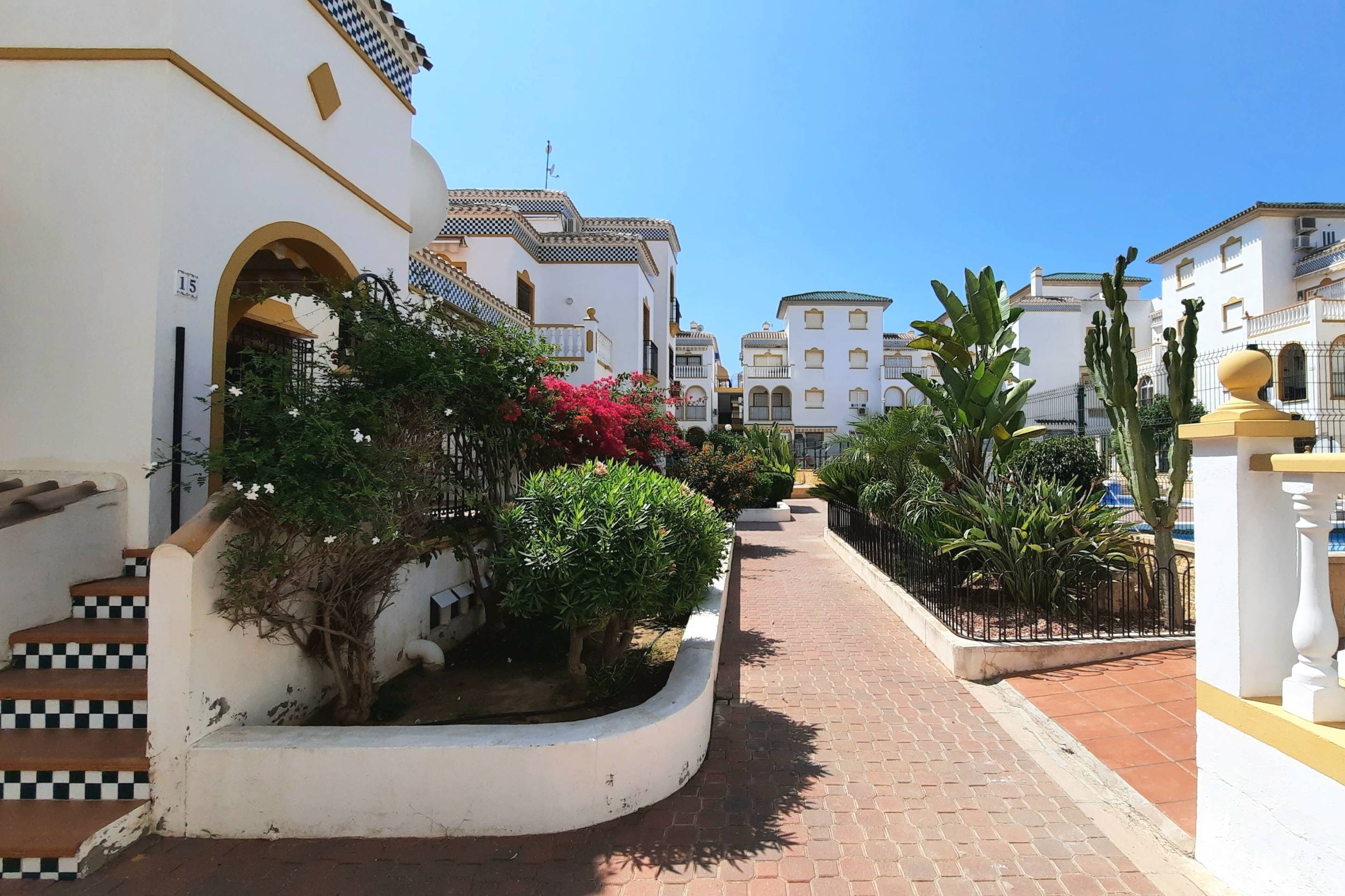 2 Bed, 1 Bath, HouseFor Sale, Torrevieja, Alicante