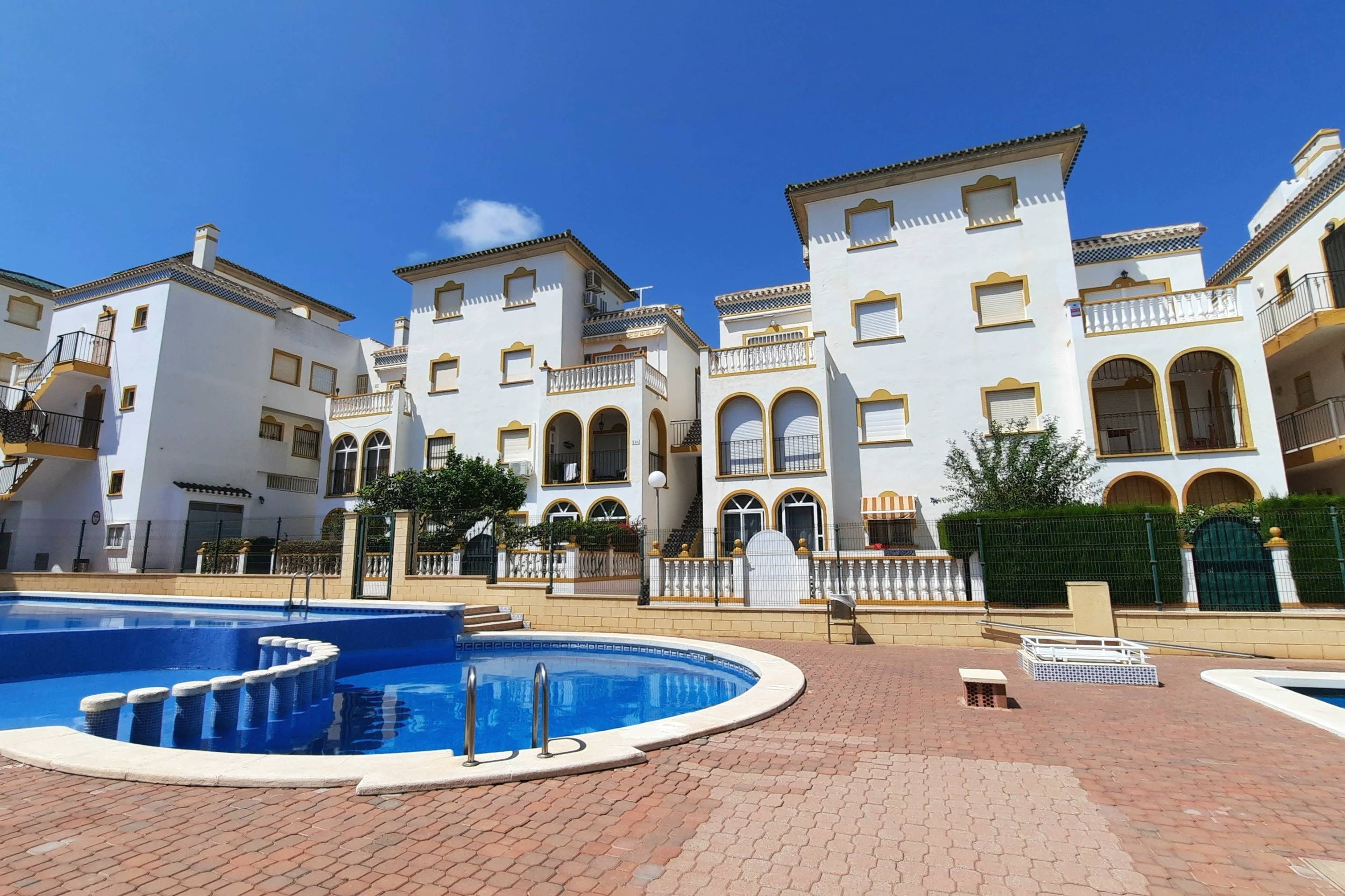 2 Bed, 1 Bath, HouseFor Sale, Torrevieja, Alicante