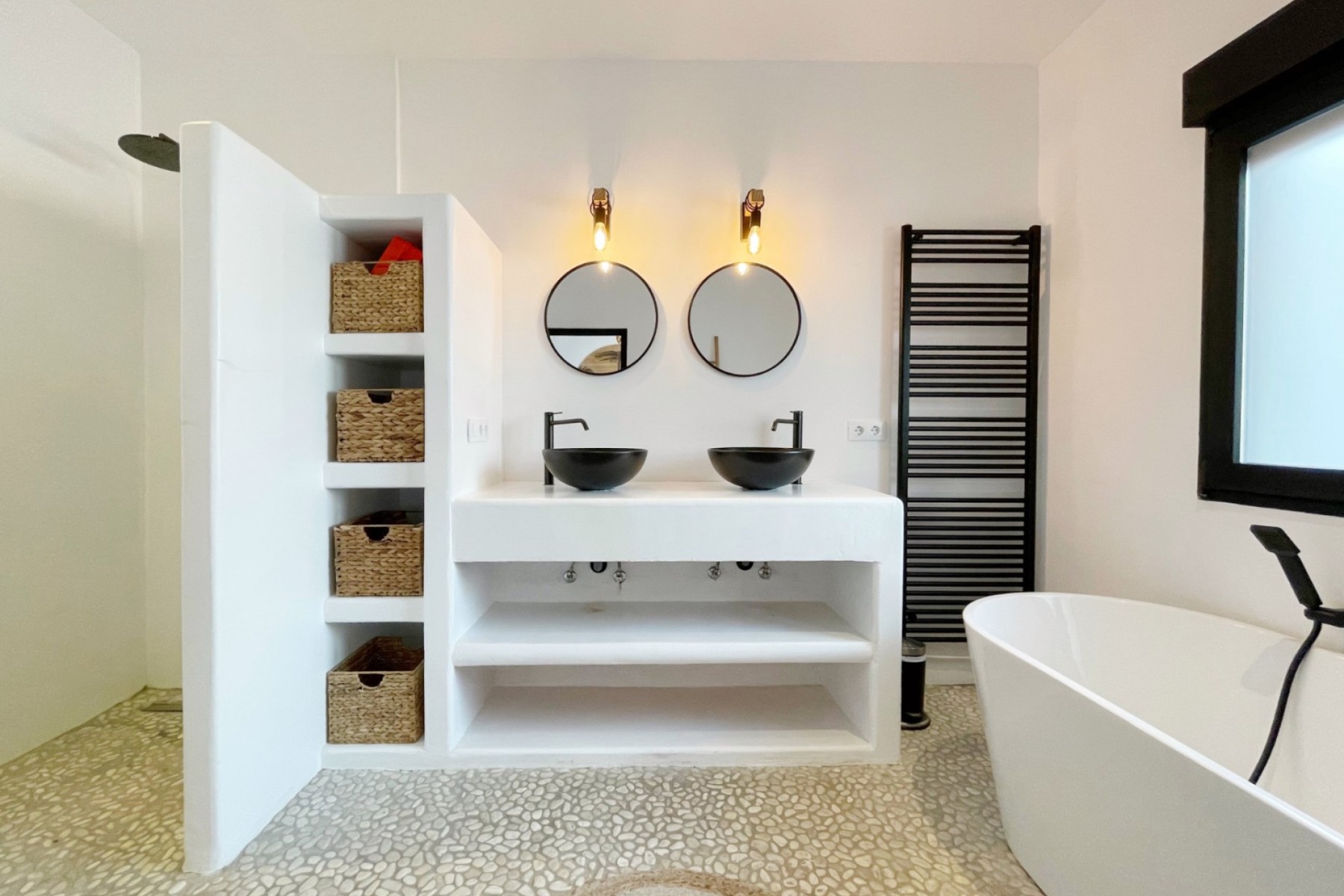 4 Bed, 2 Bath, HouseFor Sale, Moraira, Alicante