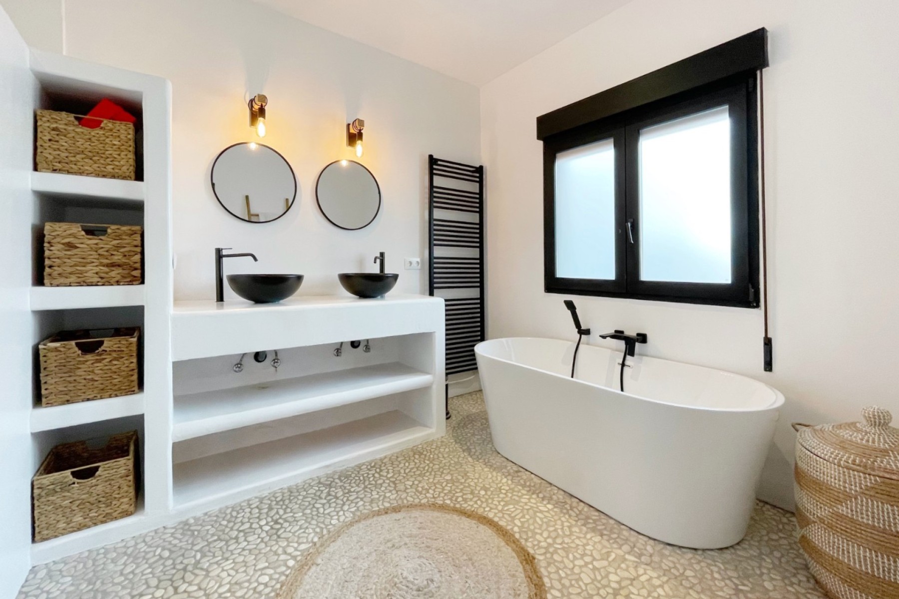 4 Bed, 2 Bath, HouseFor Sale, Moraira, Alicante