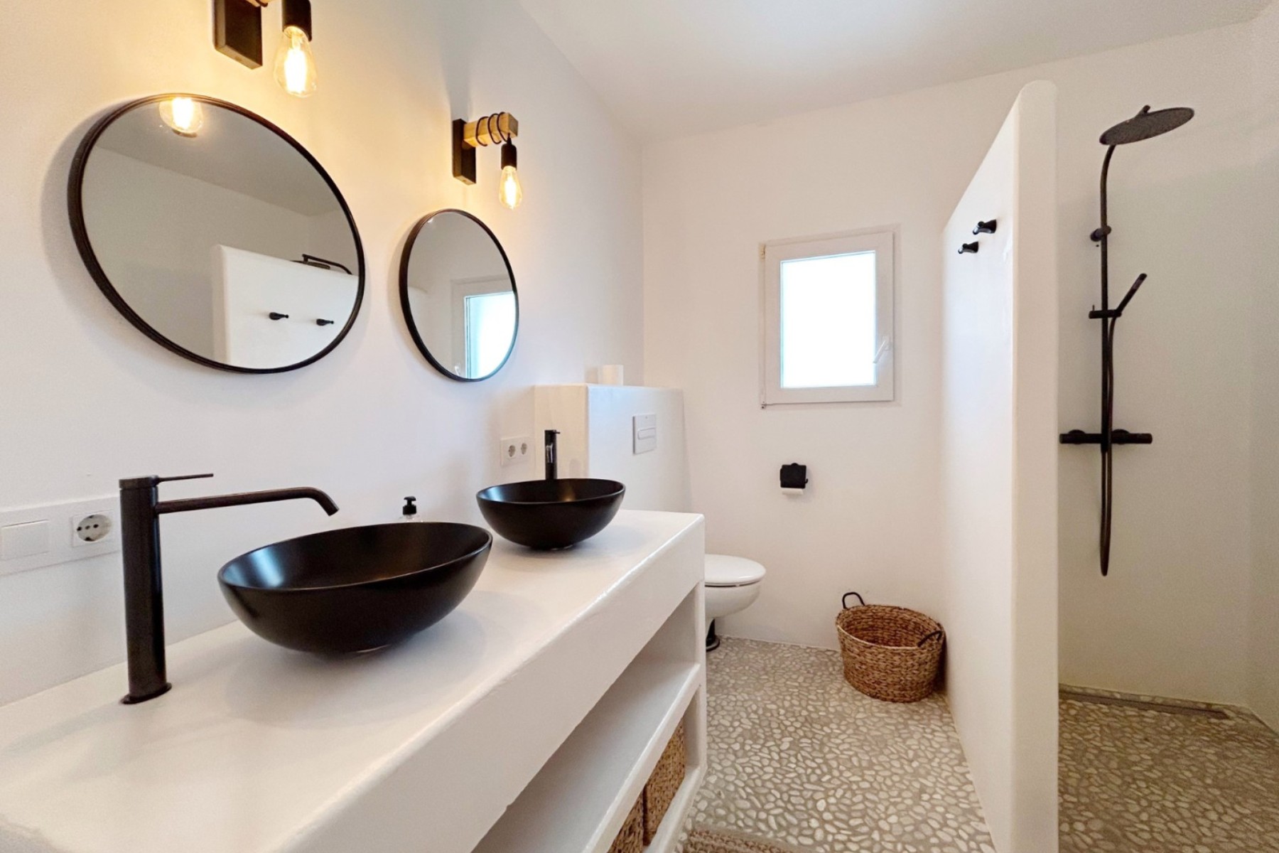 4 Bed, 2 Bath, HouseFor Sale, Moraira, Alicante