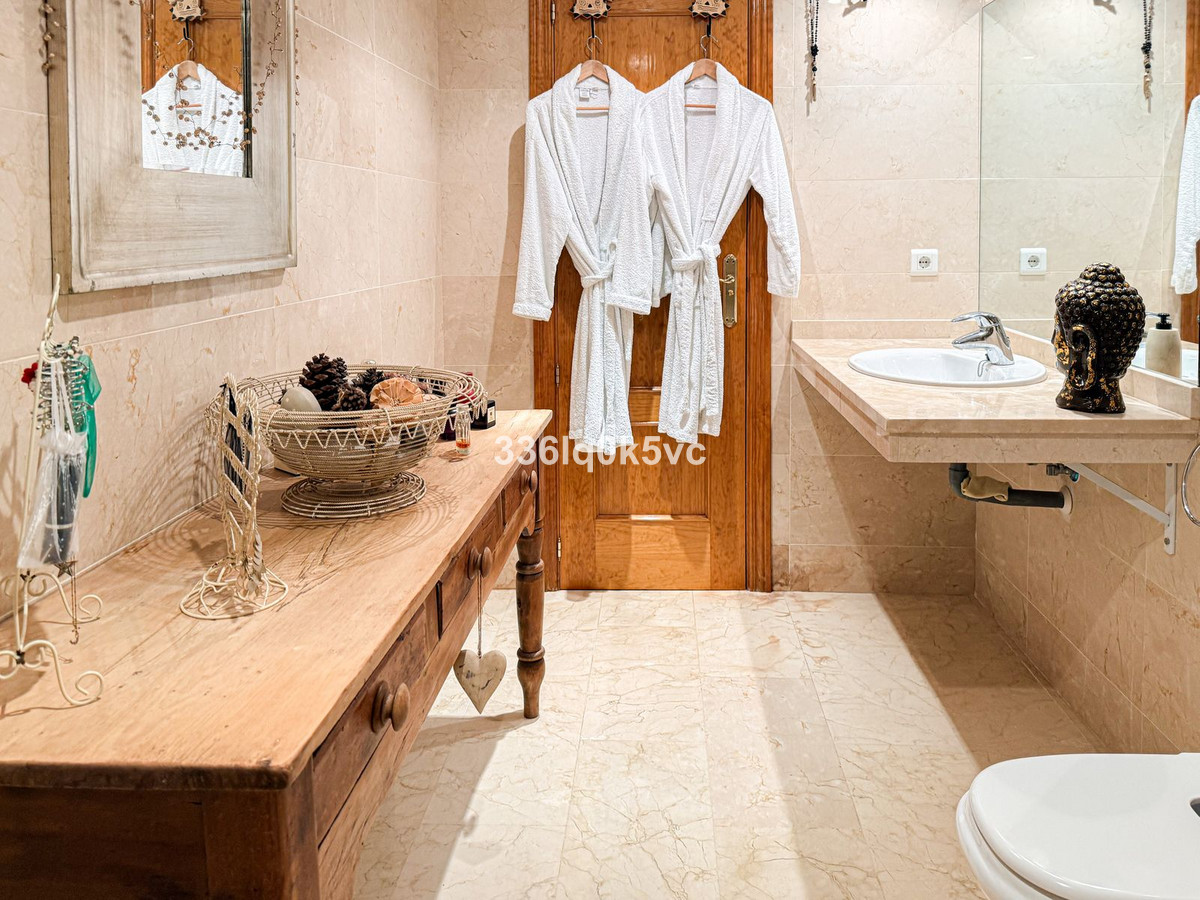 2 Bed, 2 Bath, ApartmentFor Sale, Benahavis, Malaga