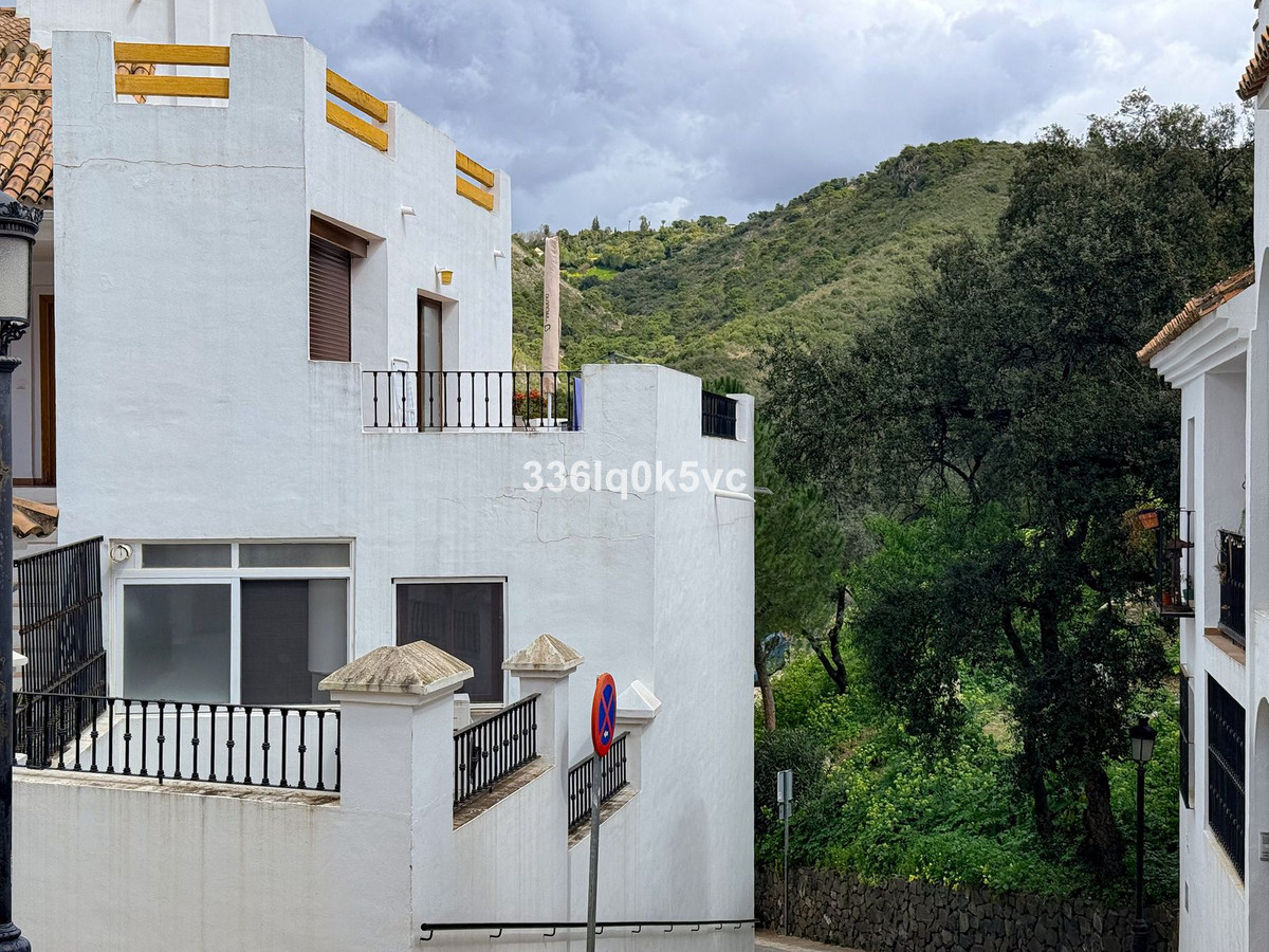 2 Bed, 2 Bath, ApartmentFor Sale, Benahavis, Malaga