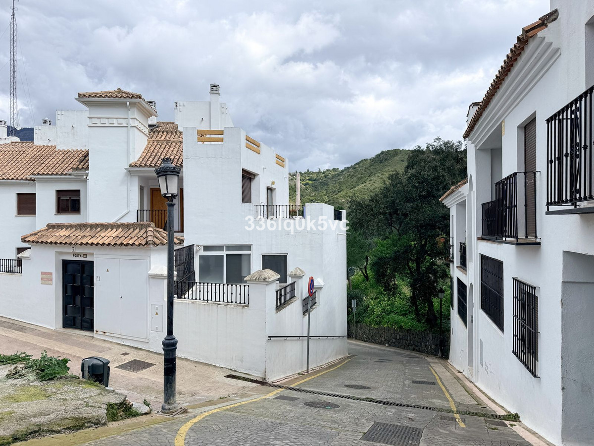 2 Bed, 2 Bath, ApartmentFor Sale, Benahavis, Malaga