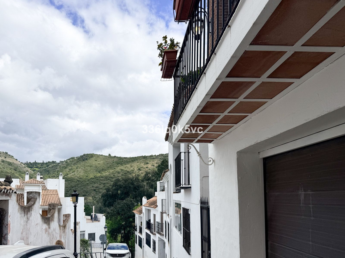 2 Bed, 2 Bath, ApartmentFor Sale, Benahavis, Malaga