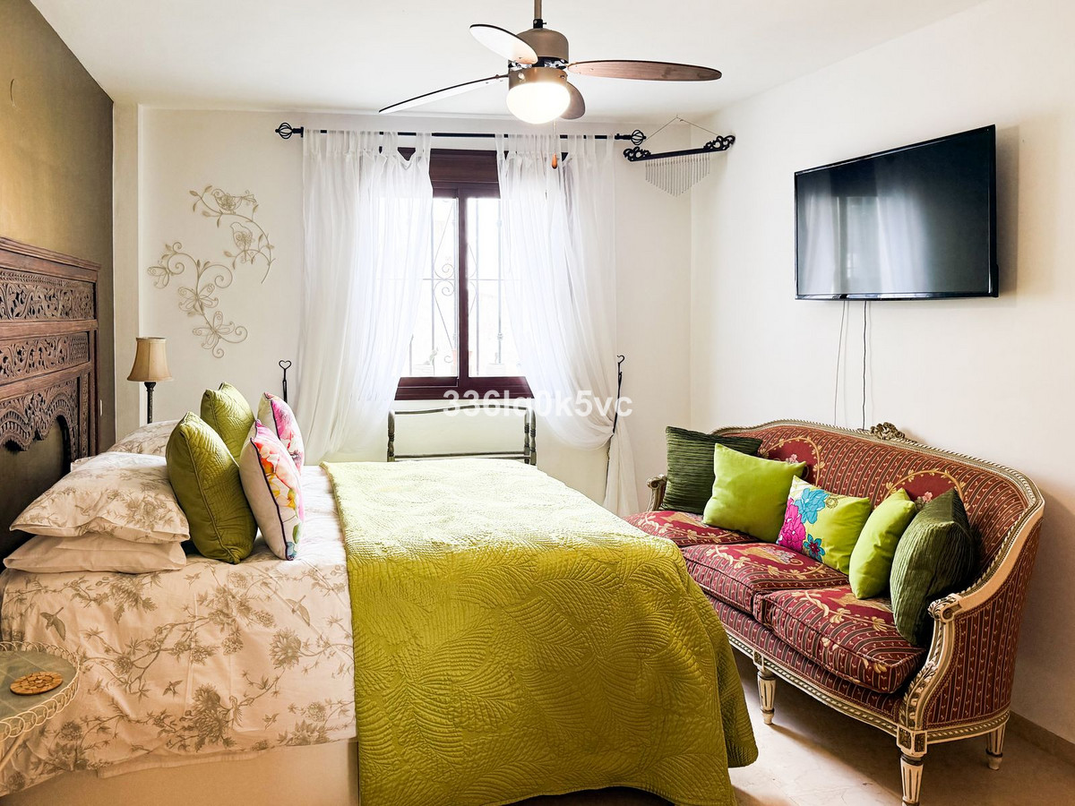 2 Bed, 2 Bath, ApartmentFor Sale, Benahavis, Malaga