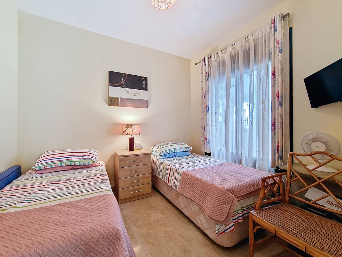 2 Bed, 2 Bath, ApartmentFor Sale, La Duquesa, Malaga