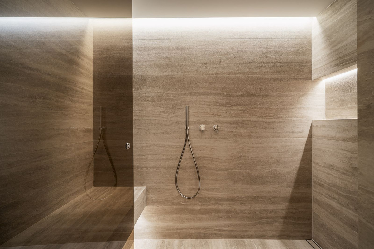 5 Bed, 4 Bath, HouseFor Sale, Nueva Andalucia, Malaga