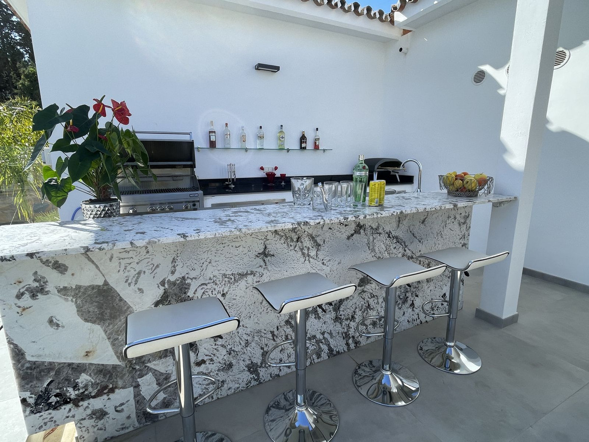 6 Bed, 6 Bath, HouseFor Sale, Atalaya, Malaga