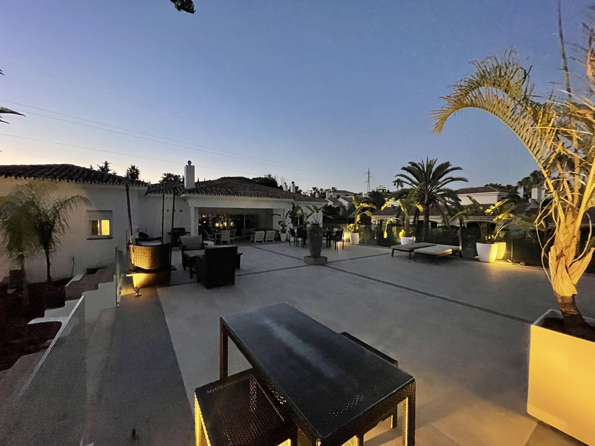 6 Bed, 6 Bath, HouseFor Sale, Atalaya, Malaga