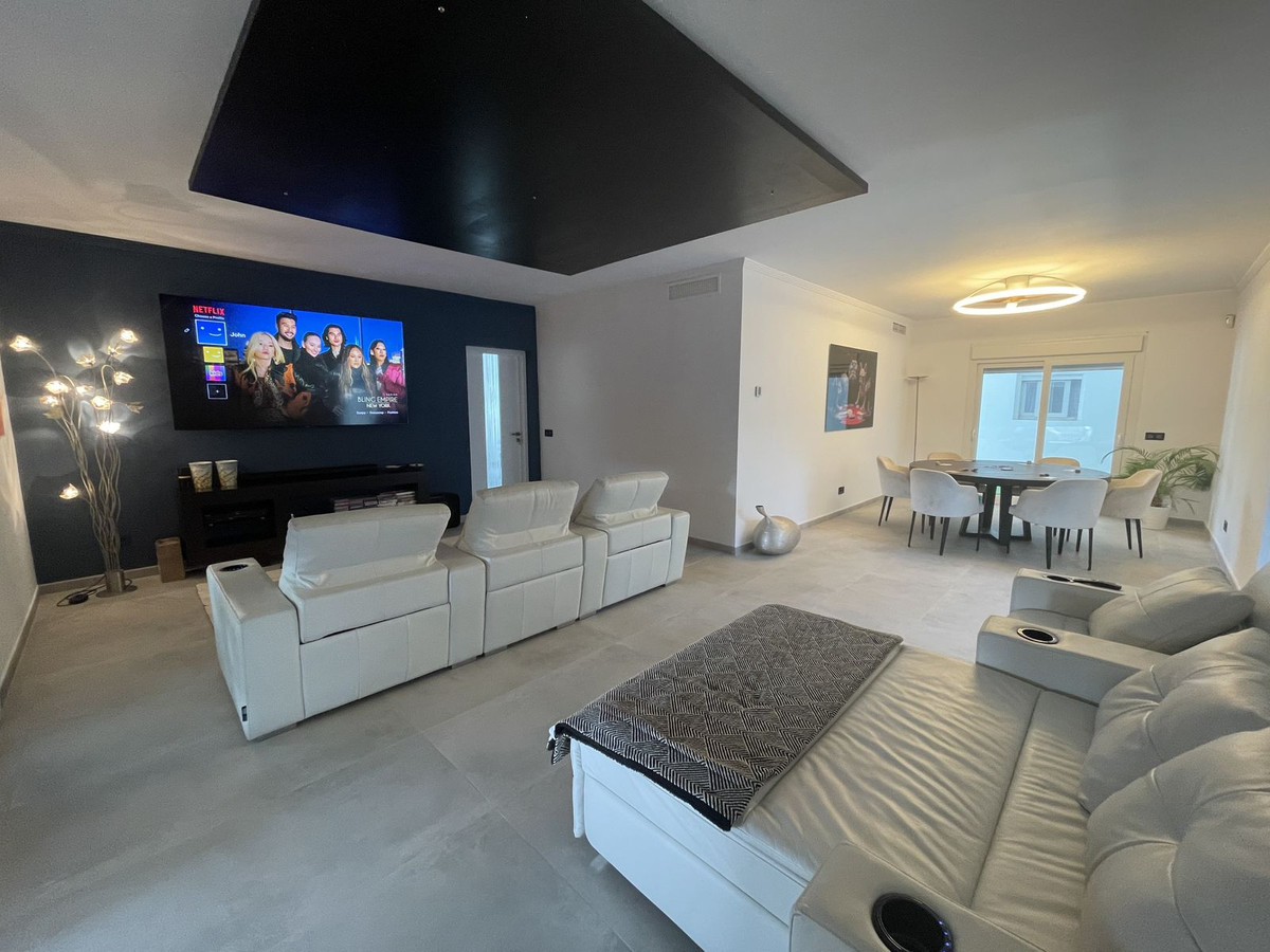 6 Bed, 6 Bath, HouseFor Sale, Atalaya, Malaga