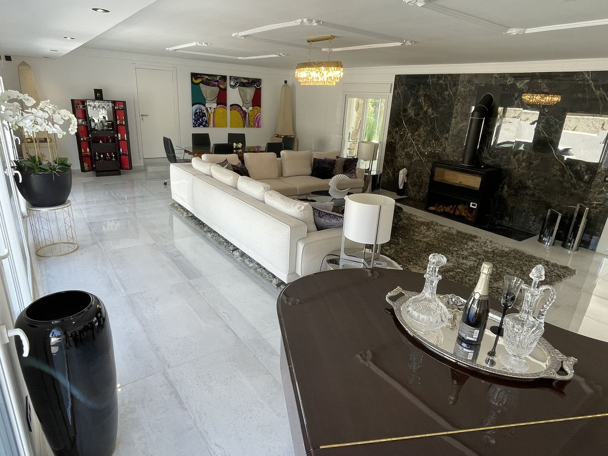 6 Bed, 6 Bath, HouseFor Sale, Atalaya, Malaga