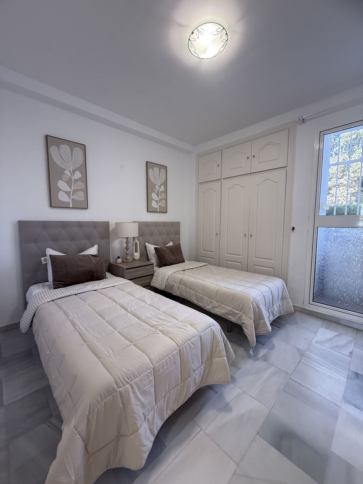 2 Bed, 2 Bath, ApartmentFor Sale, El Paraiso, Malaga