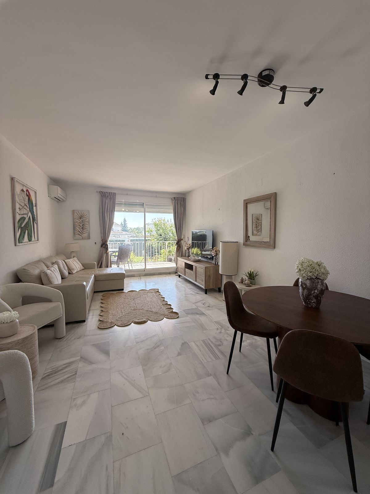 2 Bed, 2 Bath, ApartmentFor Sale, El Paraiso, Malaga