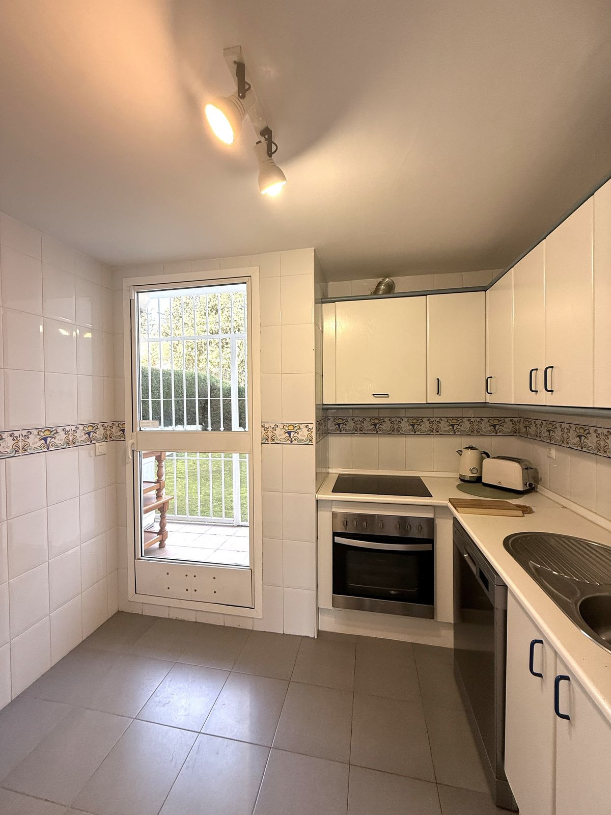 2 Bed, 2 Bath, ApartmentFor Sale, El Paraiso, Malaga