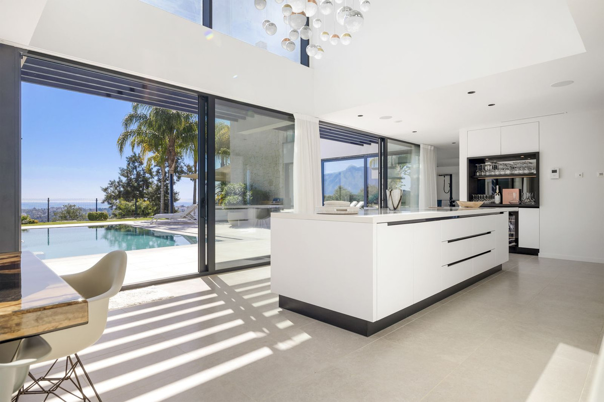 5 Bed, 5 Bath, HouseFor Sale, Benahavis, Malaga