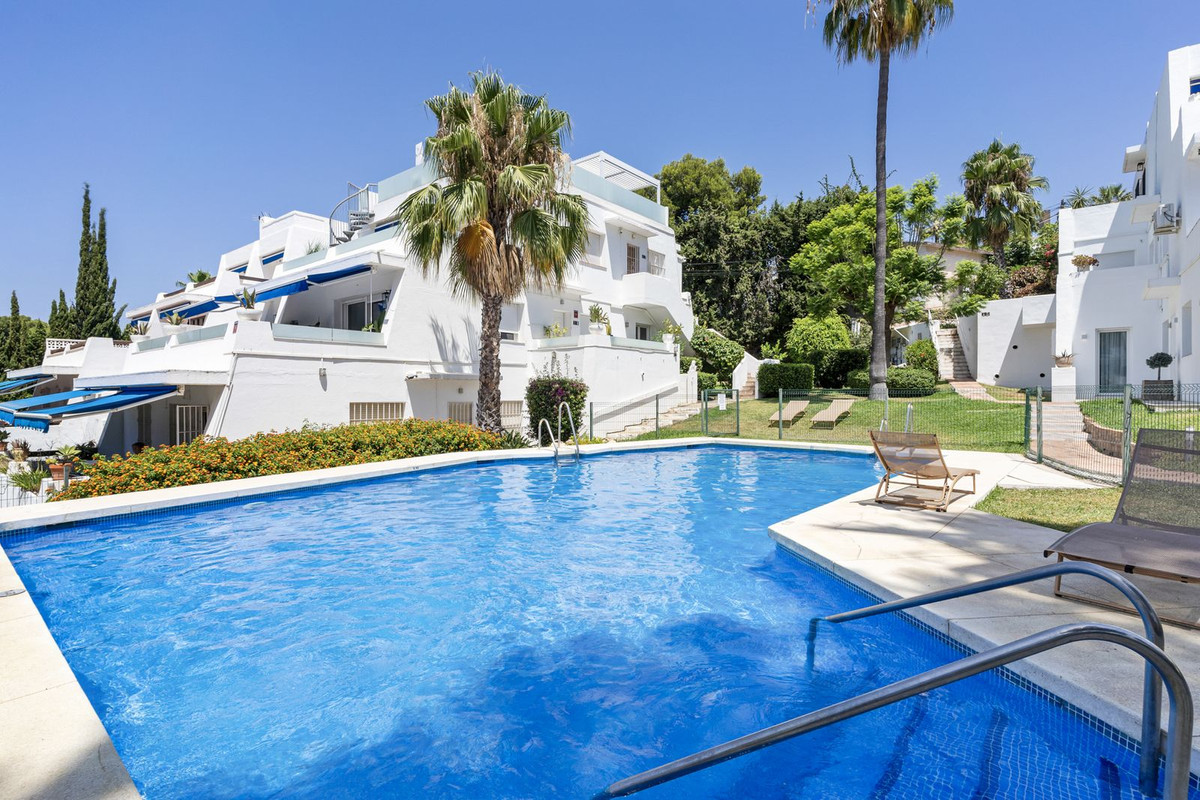 3 Bed, 3 Bath, ApartmentFor Sale, Nueva Andalucia, Malaga