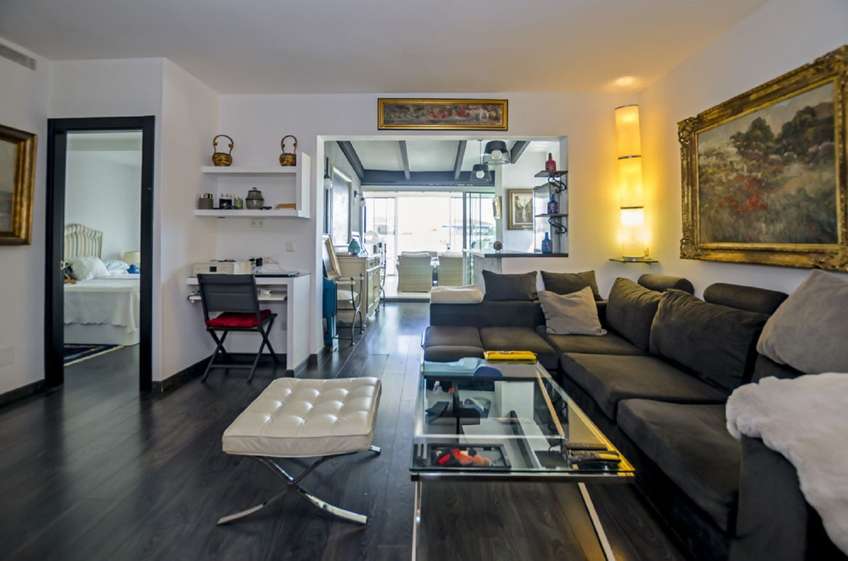 3 Bed, 3 Bath, ApartmentFor Sale, Puerto Banus, Malaga