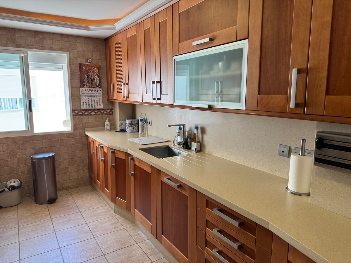 4 Bed, 3 Bath, ApartmentFor Sale, Estepona, Malaga