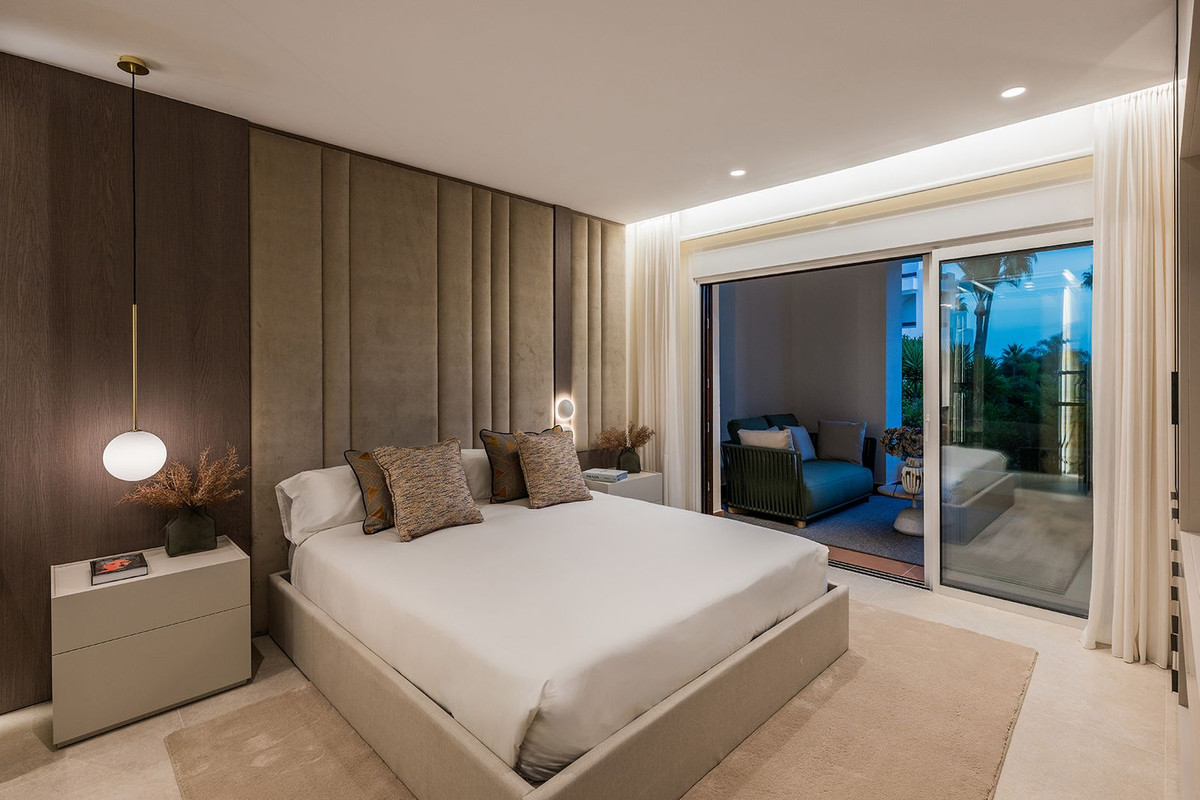 3 Bed, 2 Bath, ApartmentFor Sale, New Golden Mile, Malaga