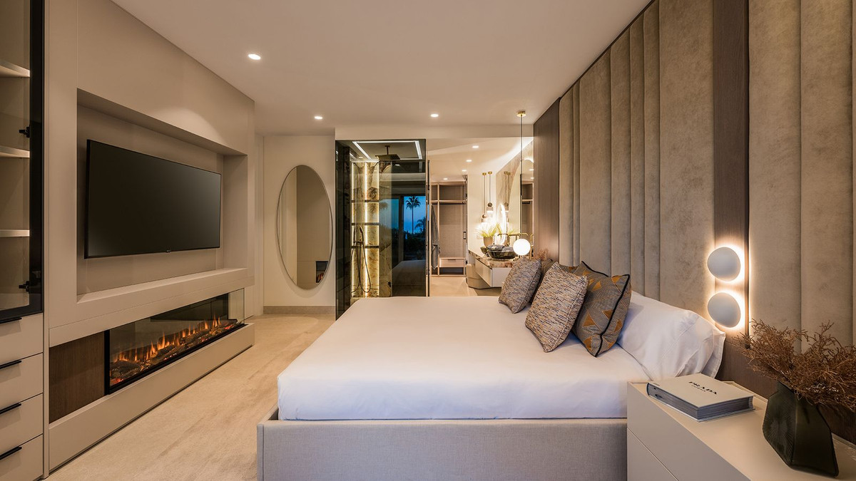 3 Bed, 2 Bath, ApartmentFor Sale, New Golden Mile, Malaga