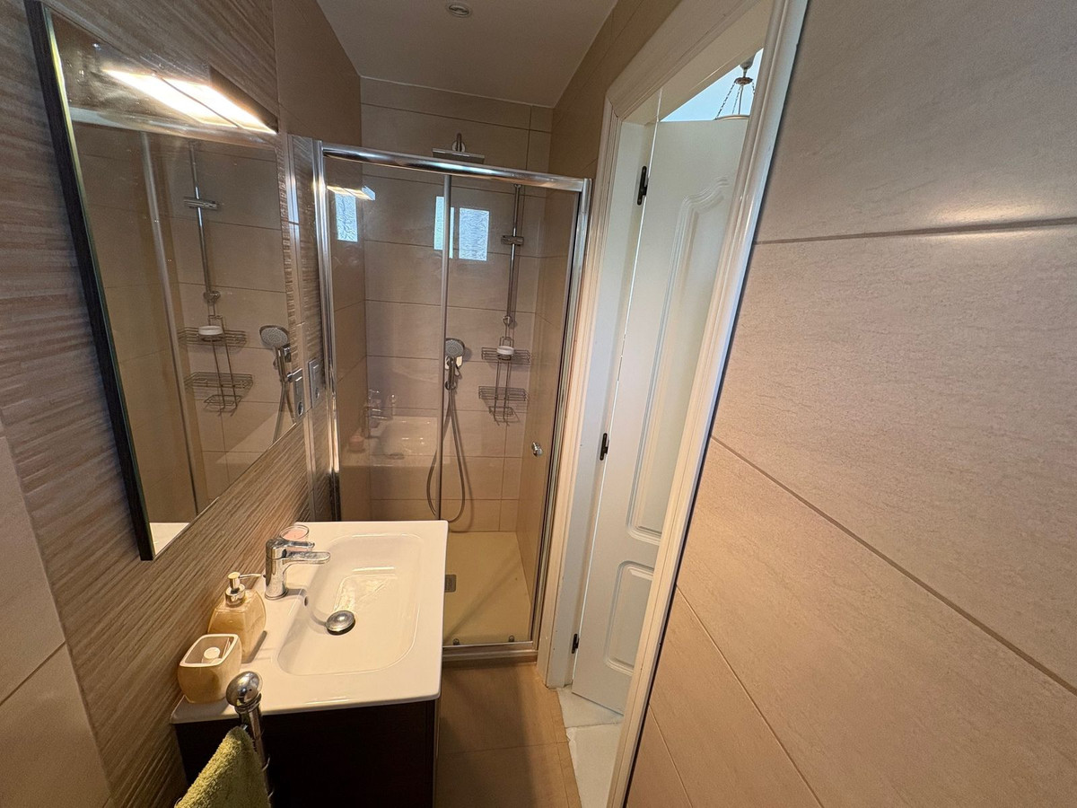 3 Bed, 2 Bath, HouseFor Sale, Estepona, Malaga