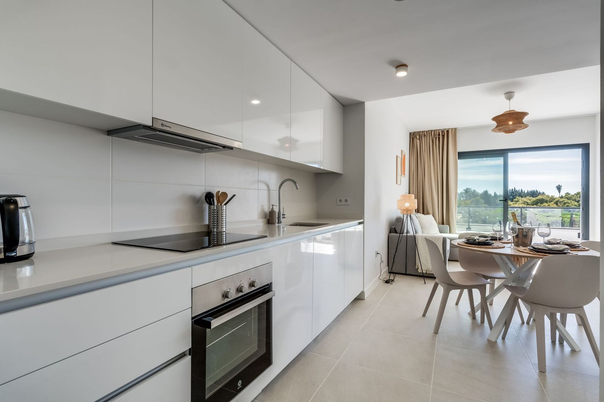 1 Bed, 1 Bath, ApartmentFor Sale, Estepona, Malaga