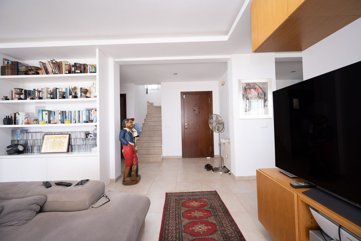 3 Bed, 3 Bath, ApartmentFor Sale, Los Monteros, Malaga