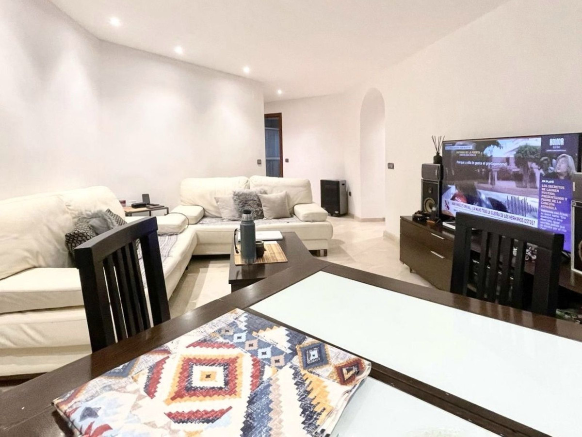 2 Bed, 1 Bath, ApartmentFor Sale, Cerros del Aguila, Malaga