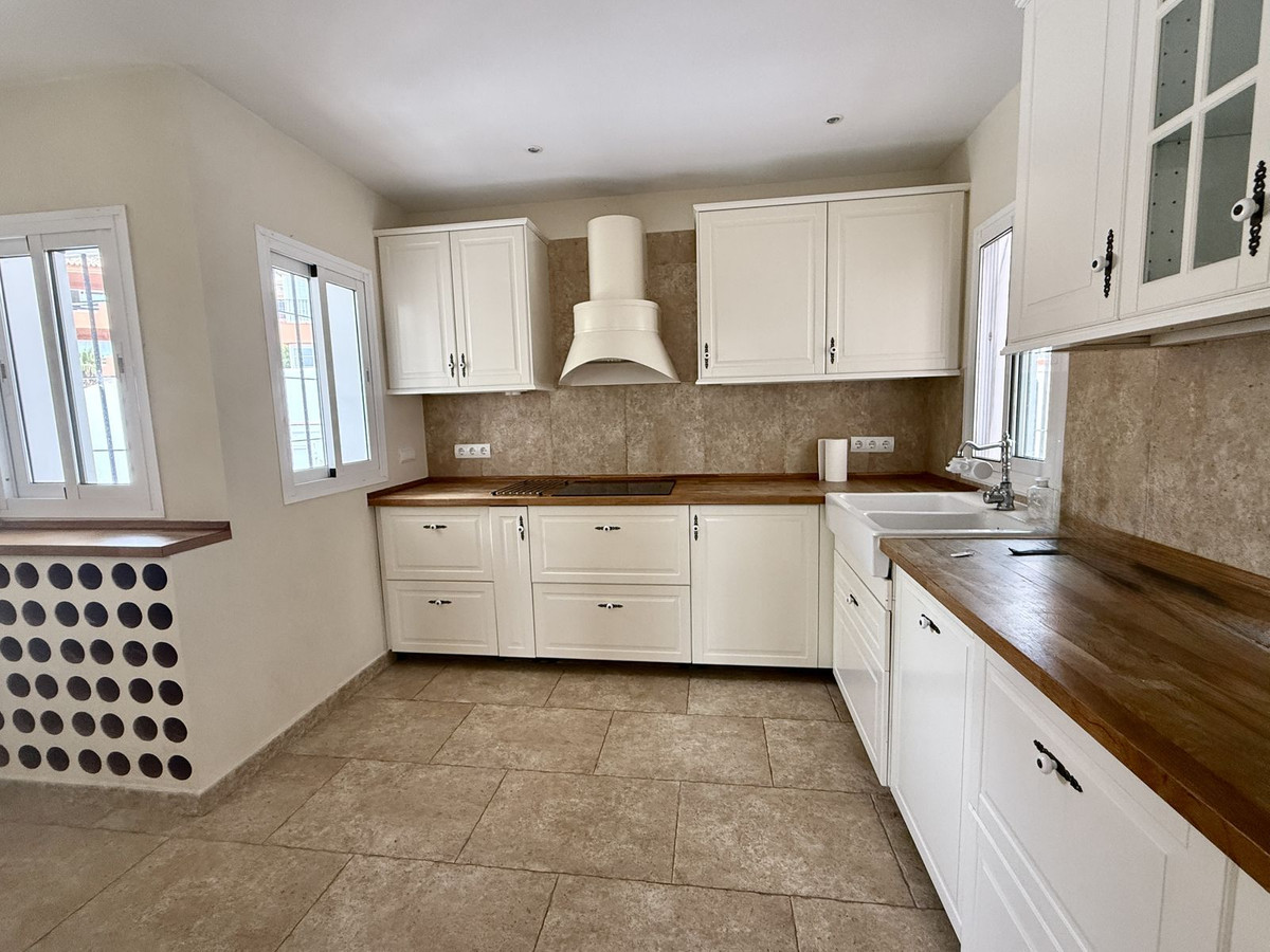 6 Bed, 4 Bath, HouseFor Sale, Fuengirola, Malaga