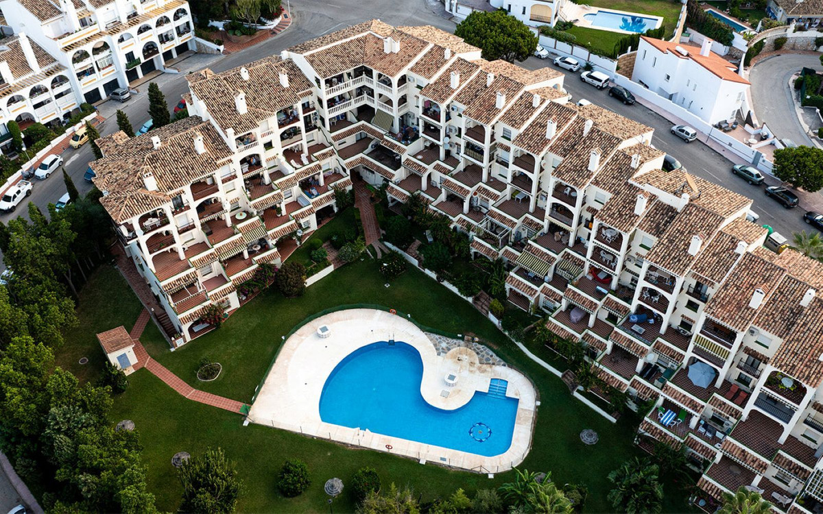 2 Bed, 1 Bath, ApartmentFor Sale, Riviera Del Sol, Malaga