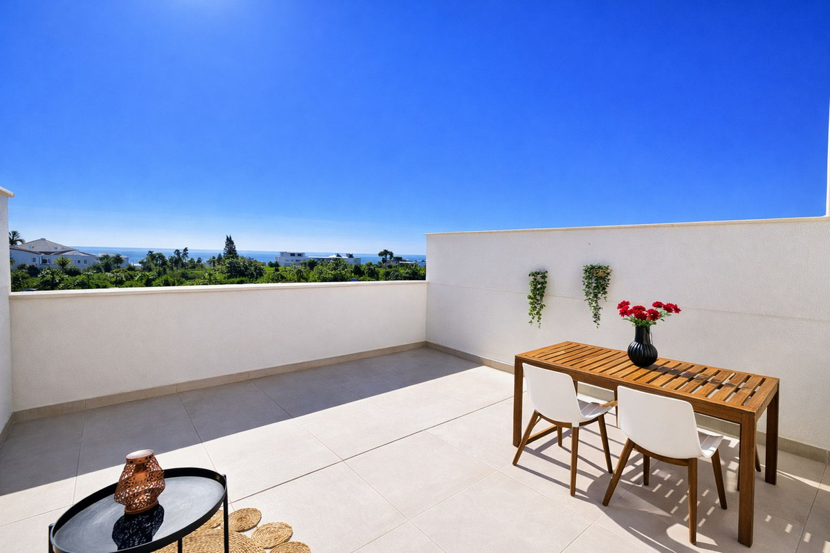 3 Bed, 2 Bath, ApartmentFor Sale, Estepona, Malaga