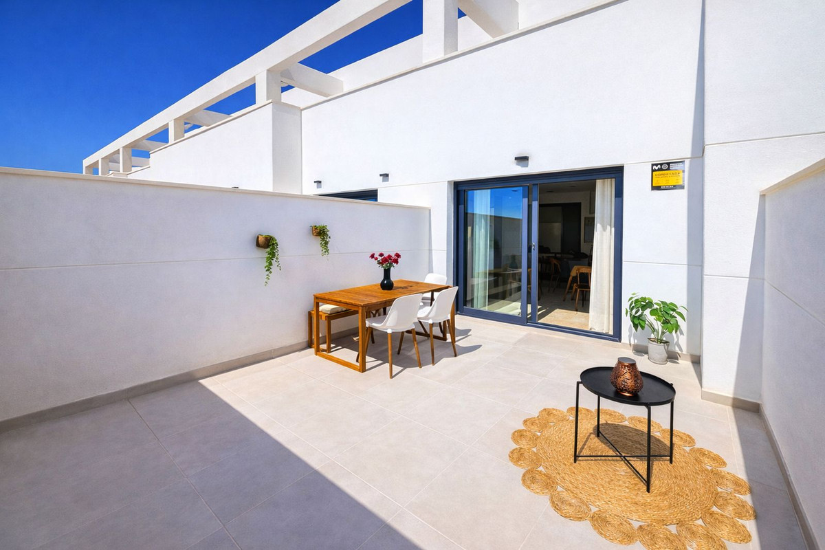 3 Bed, 2 Bath, ApartmentFor Sale, Estepona, Malaga