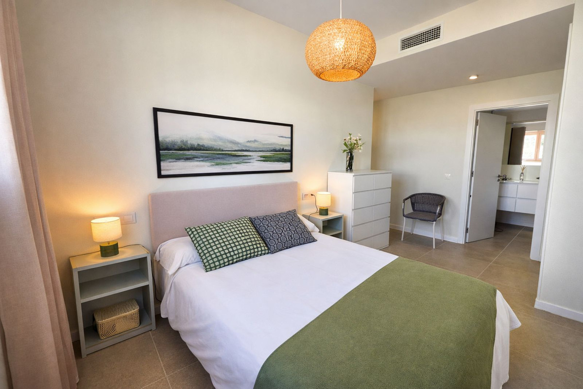 3 Bed, 2 Bath, ApartmentFor Sale, Estepona, Malaga