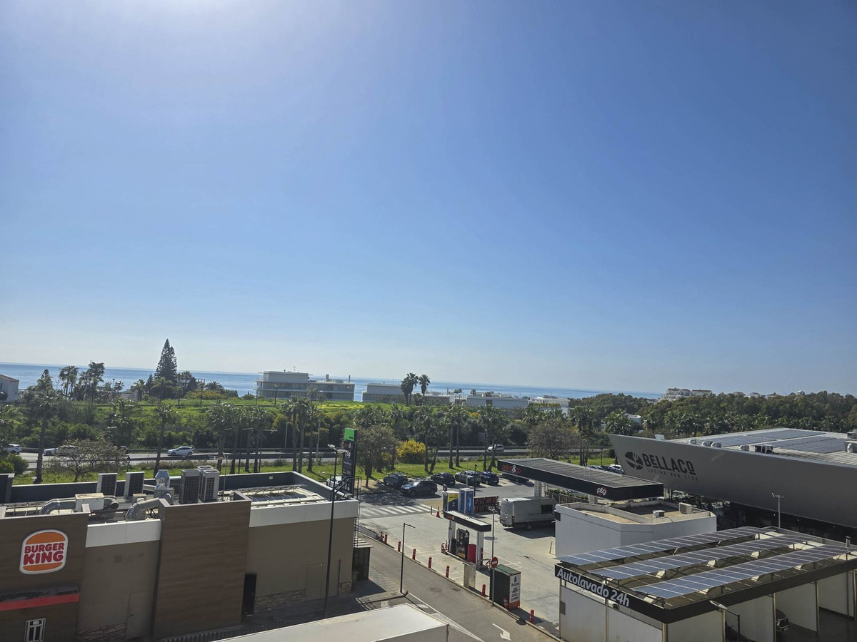 3 Bed, 2 Bath, ApartmentFor Sale, Estepona, Malaga