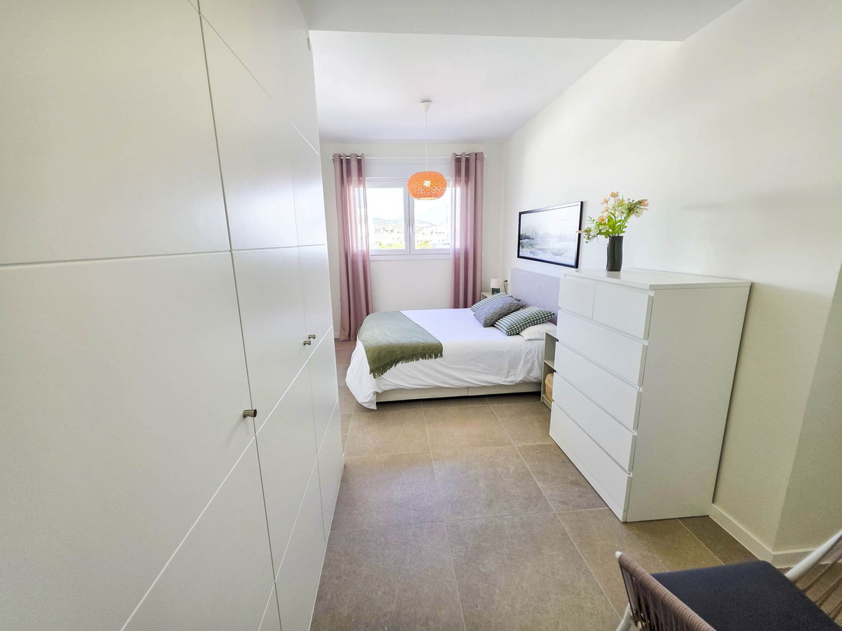 3 Bed, 2 Bath, ApartmentFor Sale, Estepona, Malaga