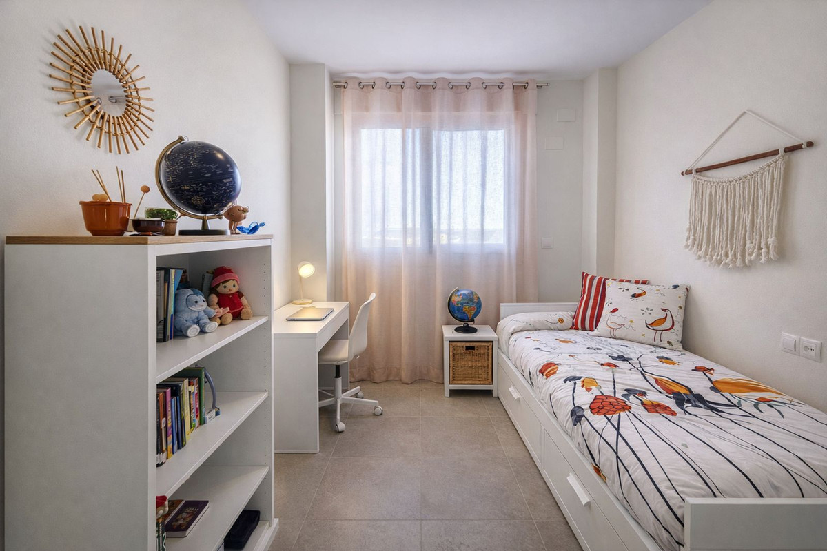 3 Bed, 2 Bath, ApartmentFor Sale, Estepona, Malaga