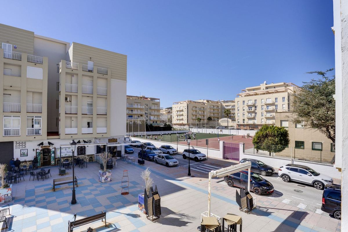 4 Bed, 2 Bath, ApartmentFor Sale, San Luis de Sabinillas, Malaga